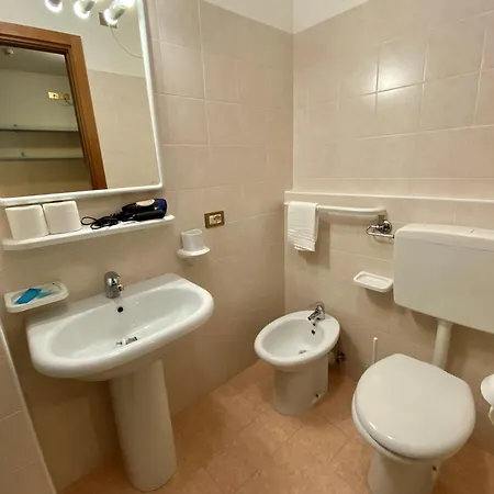 Rosa Otel 2*